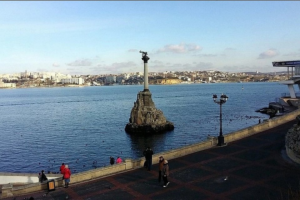В Севастополе проживает более 700 тысяч человек, а в Бахчисарае не больше 27 000