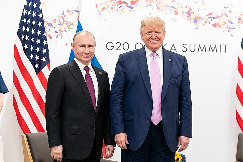 Болтон назвал загадкой отношение Трампа к Путину