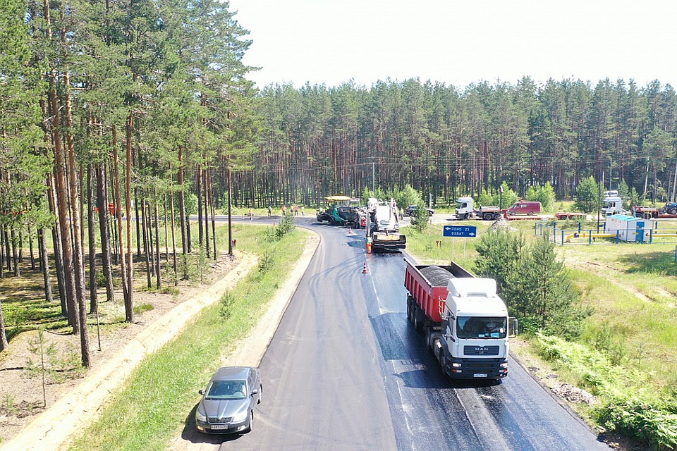 Уже уложено 16 км нового асфальта. Фото: ПТО