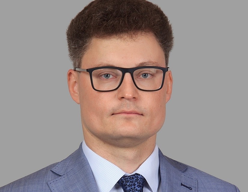 Адвокат Бабарико Дмитрий Лаевский растрогался от того, как много людей поддерживает его подзащитного. Фото: www.facebook.com/laevski.by