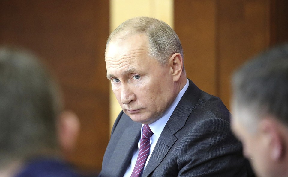 Владимир Путин сообщил, что находится в постоянном контакте с главой "Аэрофлота"