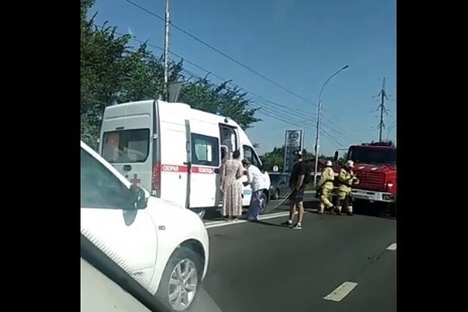 Предположительно, девушка шла по пешеходному переходу