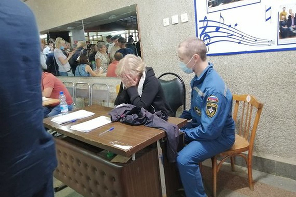 Психологи МЧС оказывают помощь пострадавшим в результате взрыва газа в Нижнем Новгороде