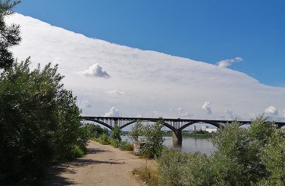Опубликованы фотографии необычных облаков над Нижним Новгородом. ФОТО: "Нижний Новгород. Без цензуры"