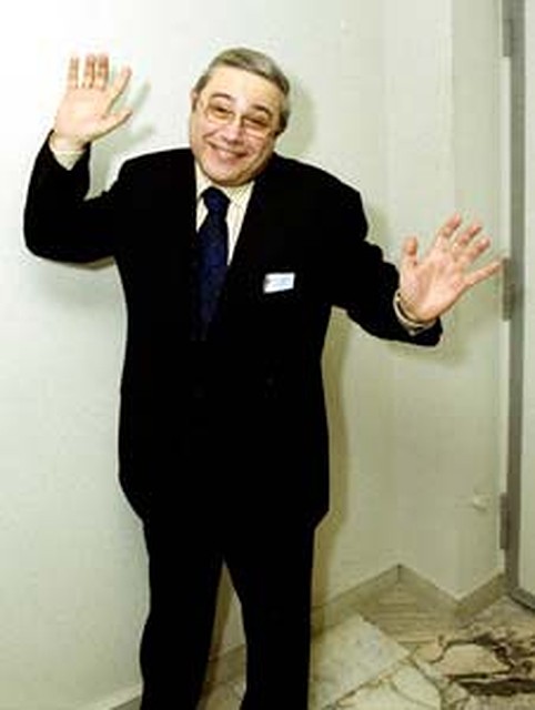 Евгений Петросян: - Какие шутки к моим рукам прилипли?