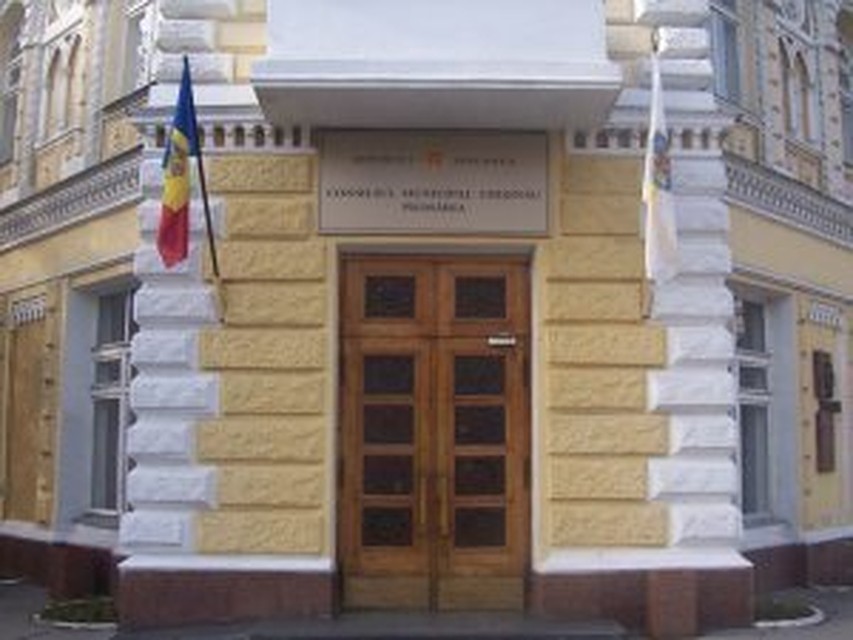 Кишиневский муниципальный совет отменил пятипроцентный налог на рекламу в СМИ.