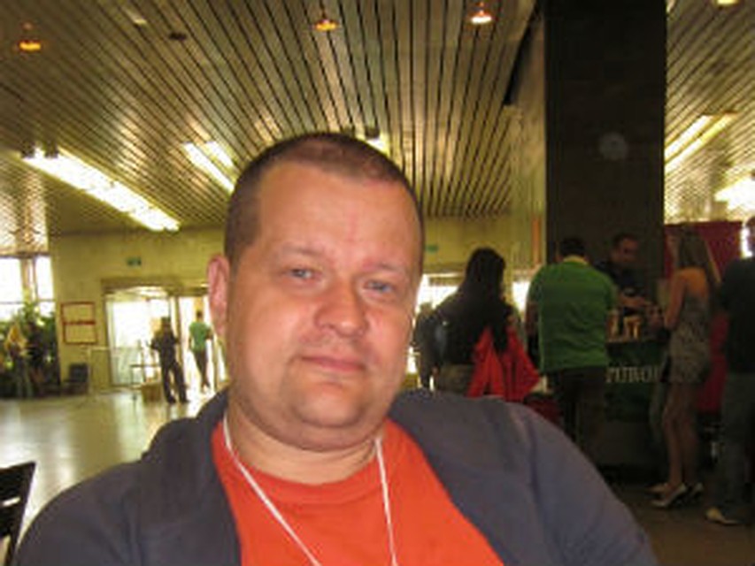 Алексей Исаков по-прежнему полицейский, а его Интернет-враг уже нет.