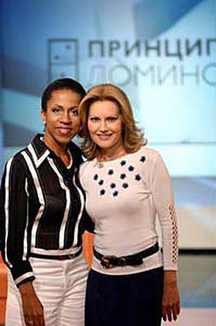 Елена Старостина (справа) успешно вписалась в программу и подружилась с Еленой Хангой.