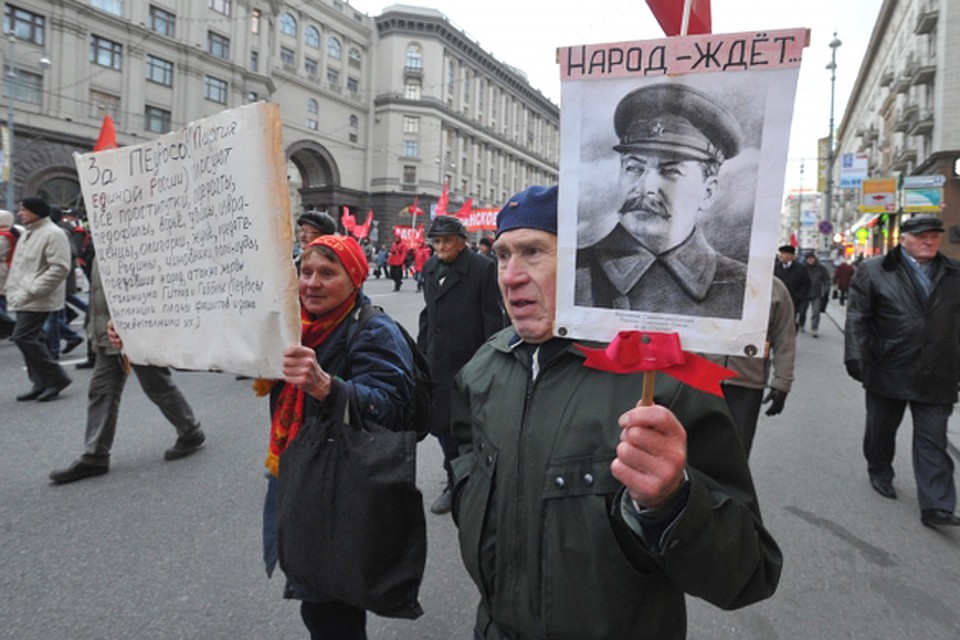 Тихий генсек-делопроизводитель совершил партийный переворот и повелт Россию совсем другим путем