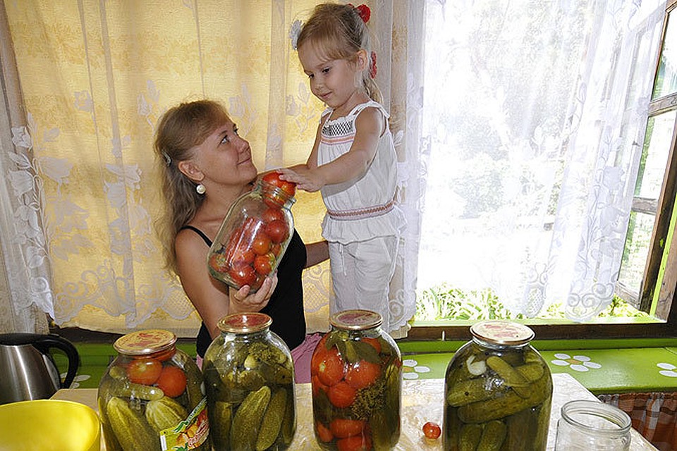 - Так, мама, может мы без консервантов обойдемся