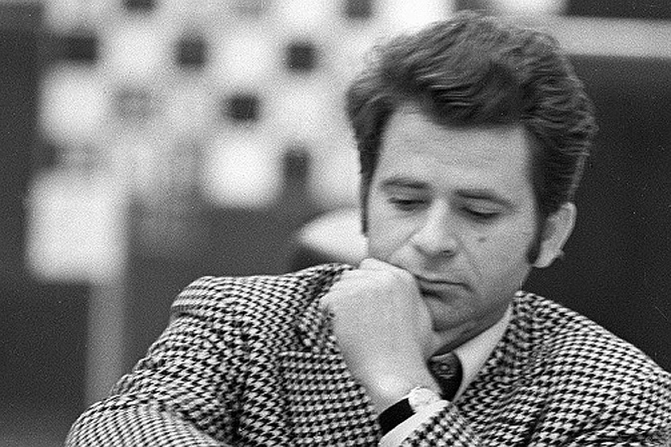 С 1976 года Борис Спасский проживал во Франции и, как оказалось, жизнь на чужбине была не сладкой...