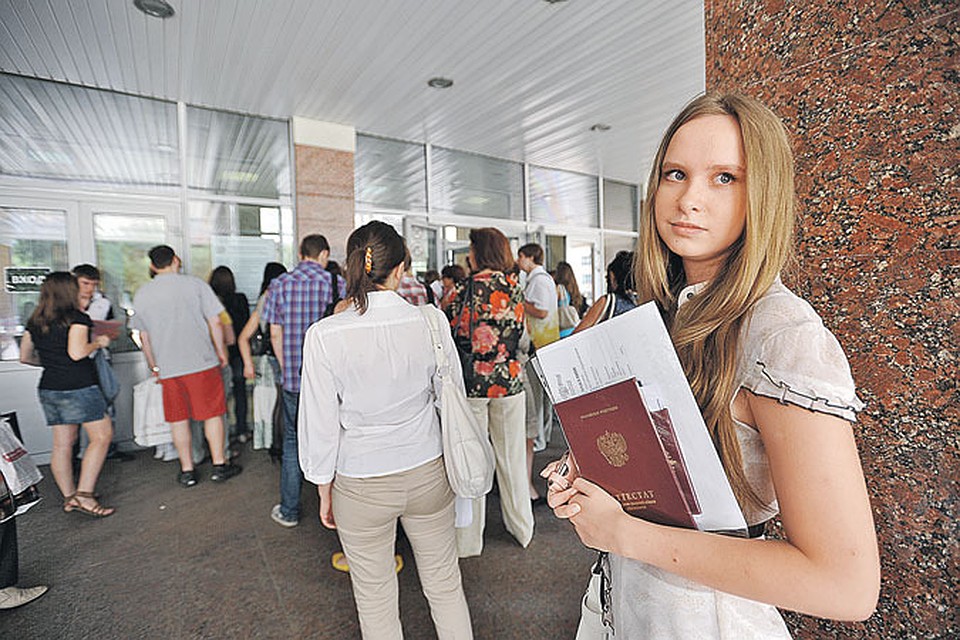 Плата за обучение на коммерческих отделениях госвузов выше, чем в негосударственных университетах.