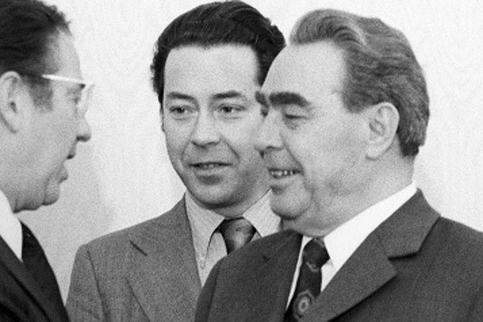 Виктор Суходрев переводит для Брежнева, 1973 год
