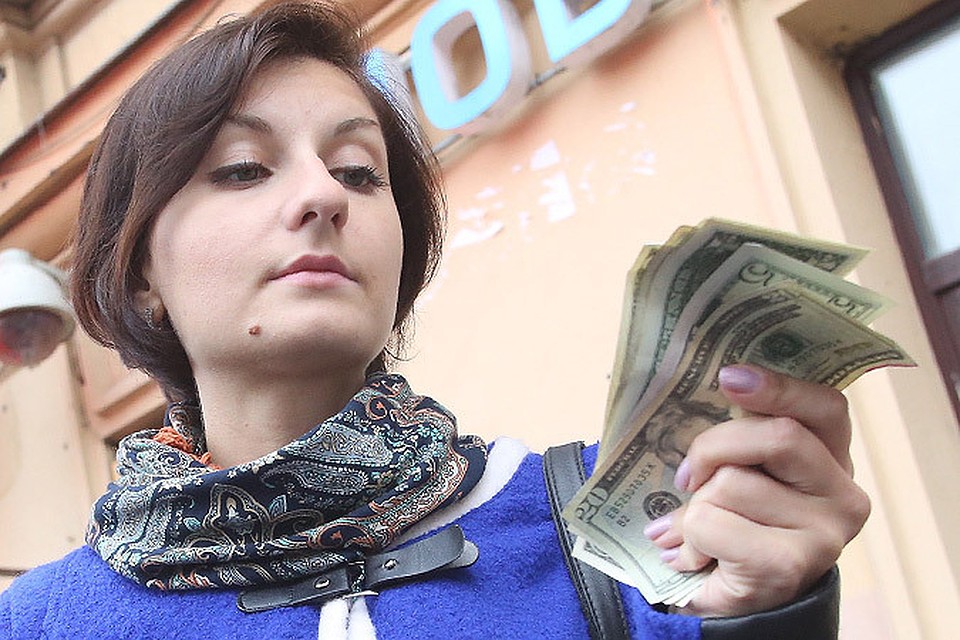 Рубль не спешит отыгрывать позиции