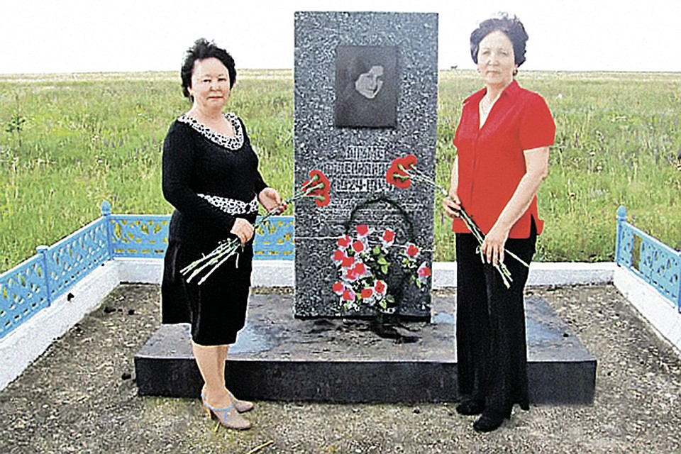 Скромный памятник фронтовой разведчице на месте бывшего селения Джермаш-Кашик.