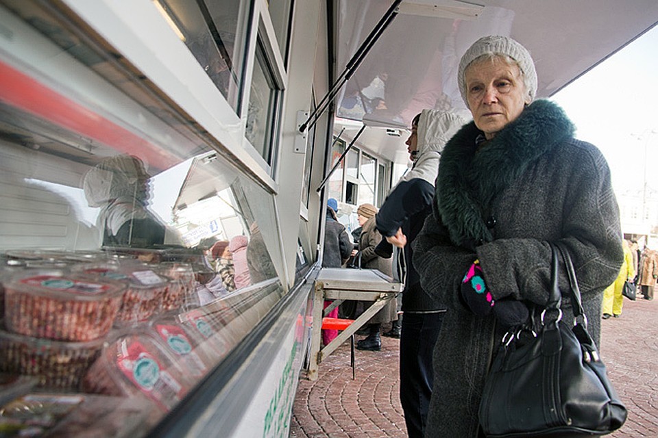 Минпромторг готовит модель системы продуктовых карточек для граждан, которые сейчас имеют право на субсидии как малоимущие или как федеральные льготники