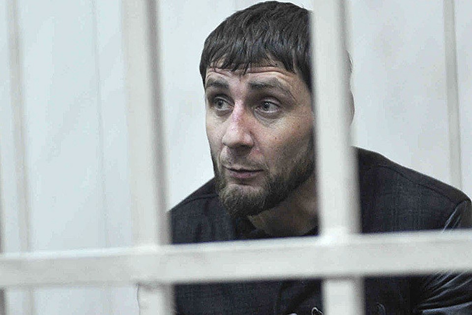 Обвиняемый в убийстве Бориса Немцова Заур Дадаев признал вину.