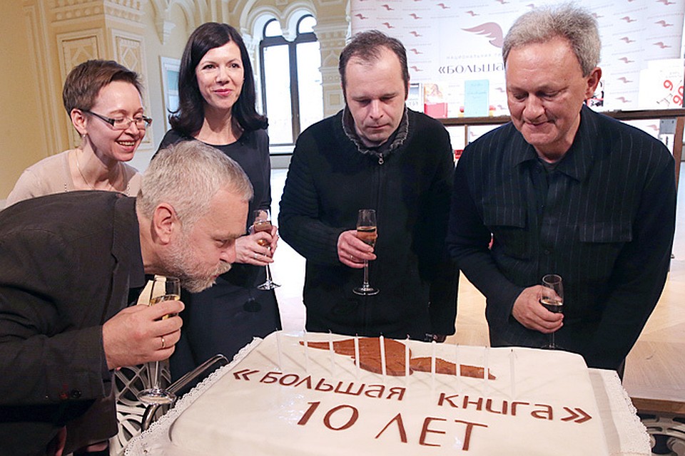 Игорь Вирабов, в прошлом редактор отдела культуры "КП" (справа)