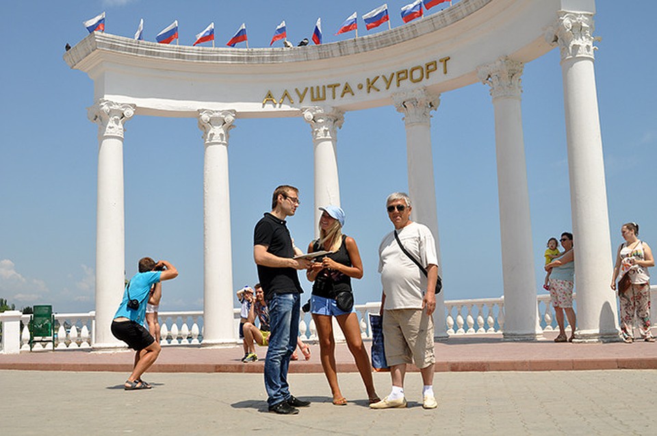 Корреспондент "КП" предлагал на Южном побережье подписать отдыхающих петицию