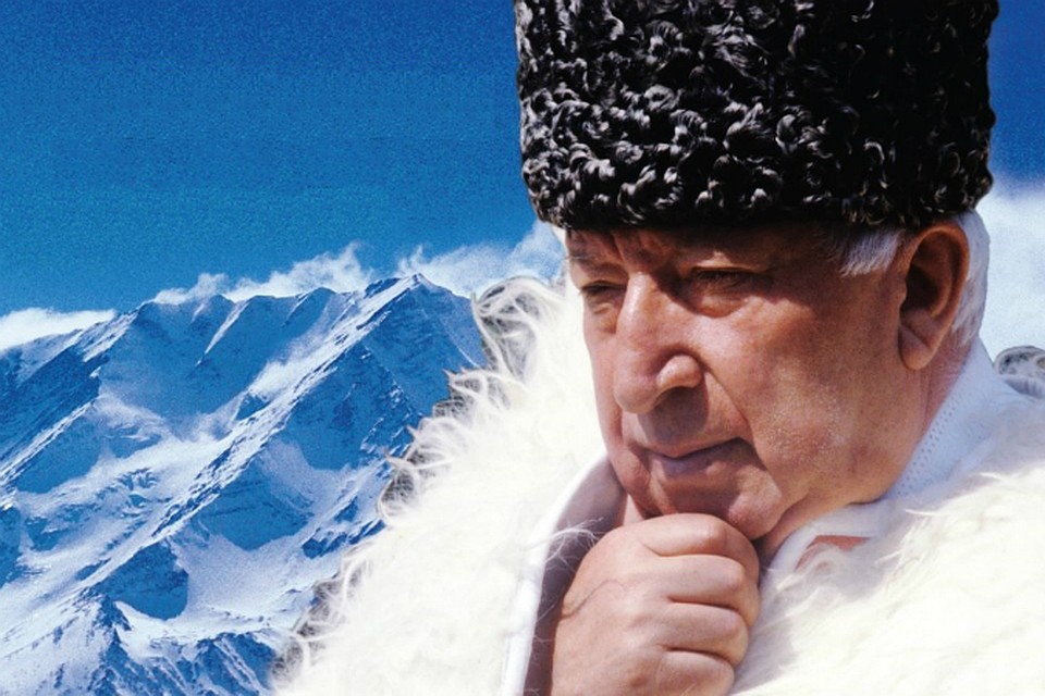 Расул Гамзатов.