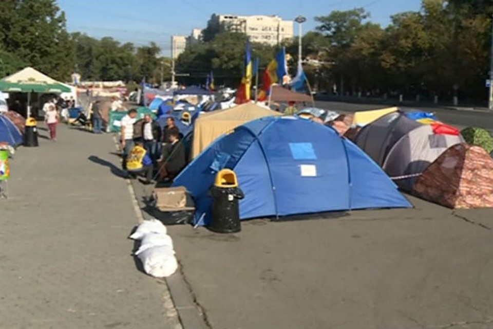 Палаточный городок 16 сентября. Утро.