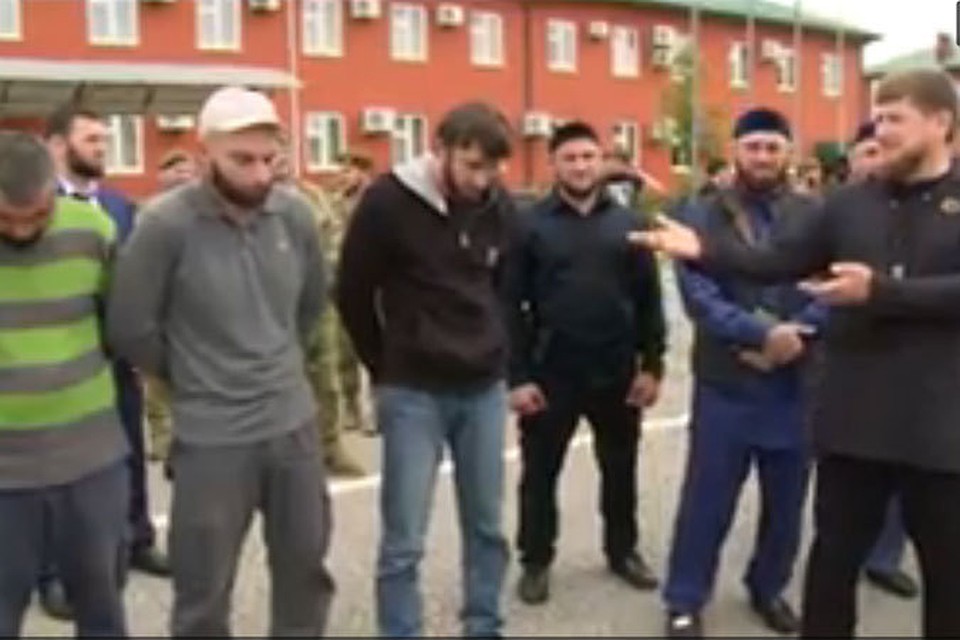 "Сторонникам террористов в Чечне не место!". Фото: стоп-кад vk.com
