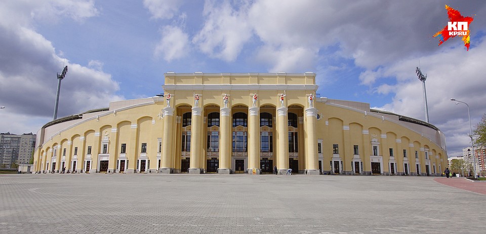 Фасад стадиона в Екатеринбурге было решено сохранить. Фото: Алексей БУЛАТОВ