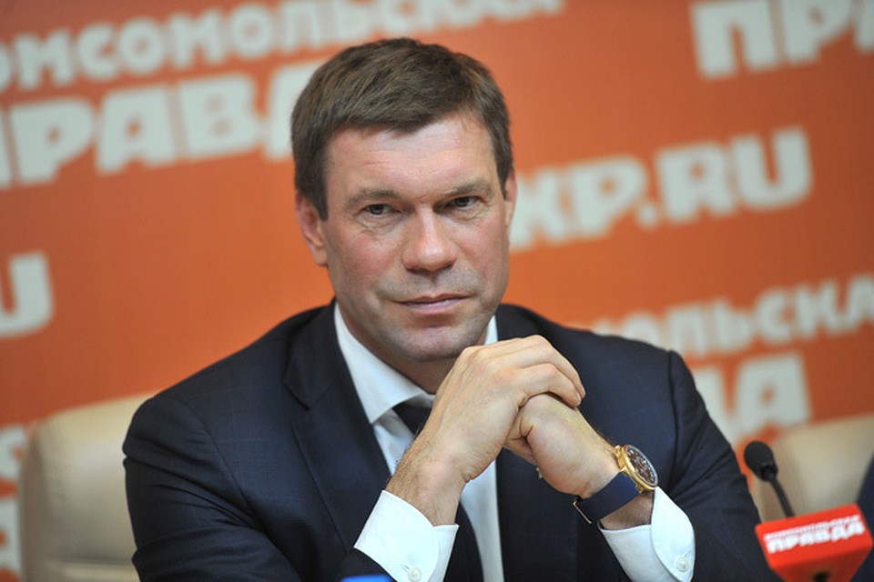 Олег Царев: "Интересно, амнистируют ли политзаключённых? А ведь их тысячи. И они как раз те, кто нуждаются в амнистии сильнее всего."