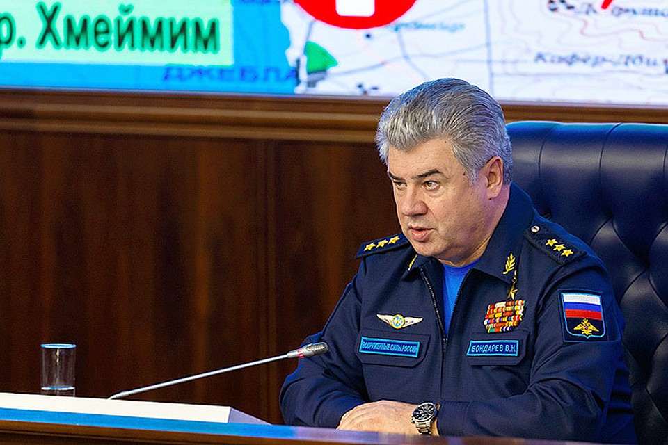 Главнокомандующий Воздушно-космическими силами России генерал-полковник Виктор Бондарев провел брифинг для журналистов. ФОТО: Вадим Гришанкин (УПСИ МО РФ)