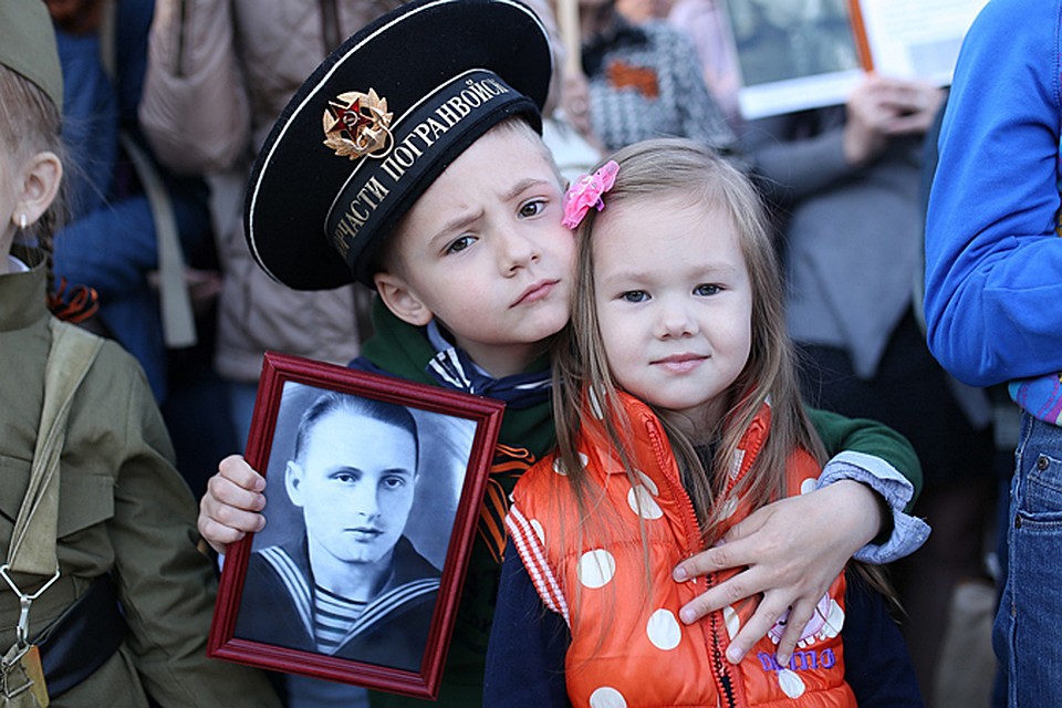 Акция «Бессмертный полк» показала, что люди верят не только в желудок. Есть душа и есть память