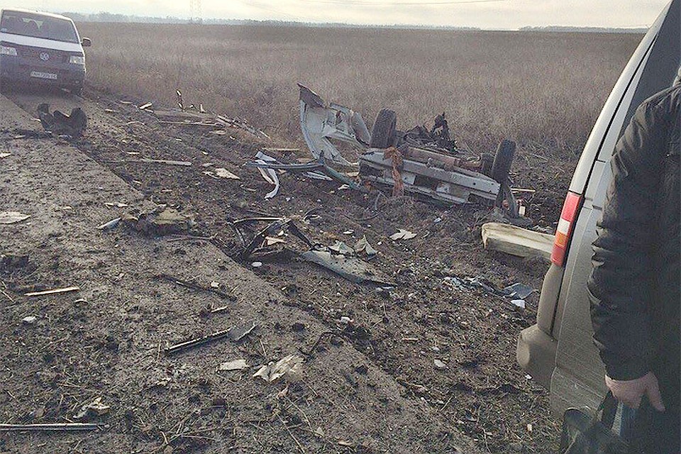 В районе контрольно-пропускного пункта «Новомихайловка» микроавтобус подорвался на мине. Фото: украинский пресс-центр АТО