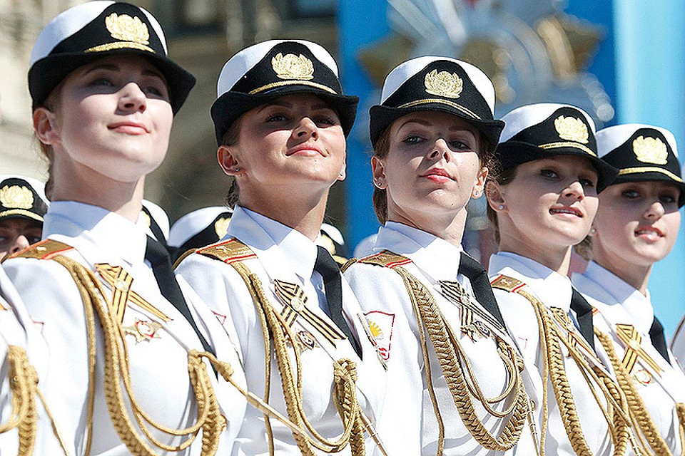 «Россия оглушила врагов армией мини-юбок»