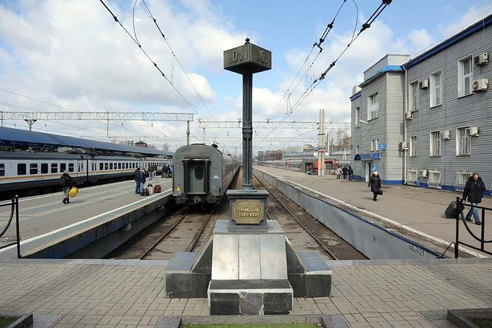 До строительства железной дороги путь из европейской части России к дальневосточным рубежам занимал месяцы