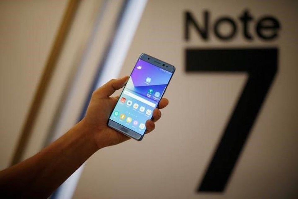 Теперь со смартфонами Galaxy Note 7 не пустят в самолеты японских и американских авиакомпаний