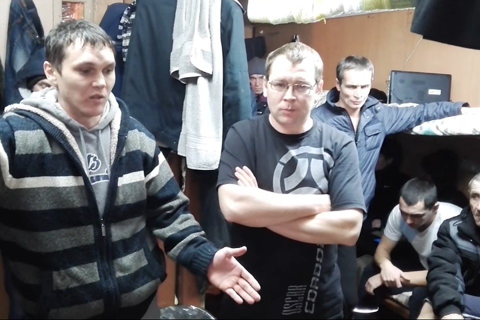 Вахтовики выложили видеозапись с просьбой о помощи в интернет.