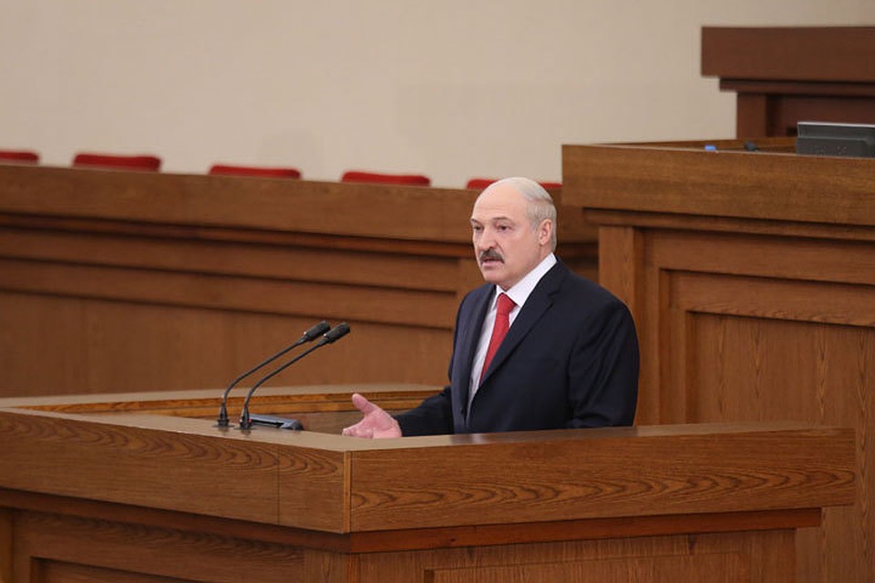 Президент сравнил системы ЖКХ в Беларуси и России. Фото: БелТА