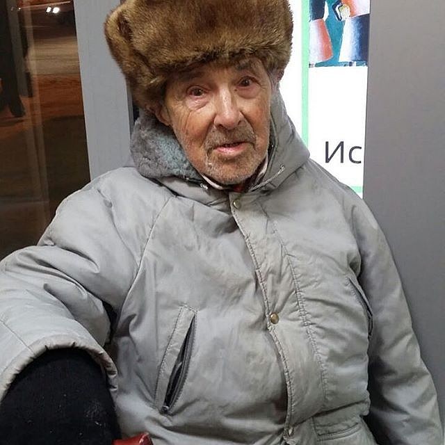 Дедушка не разговаривает и почти не слышит. Фото: Маргарита Денисламова