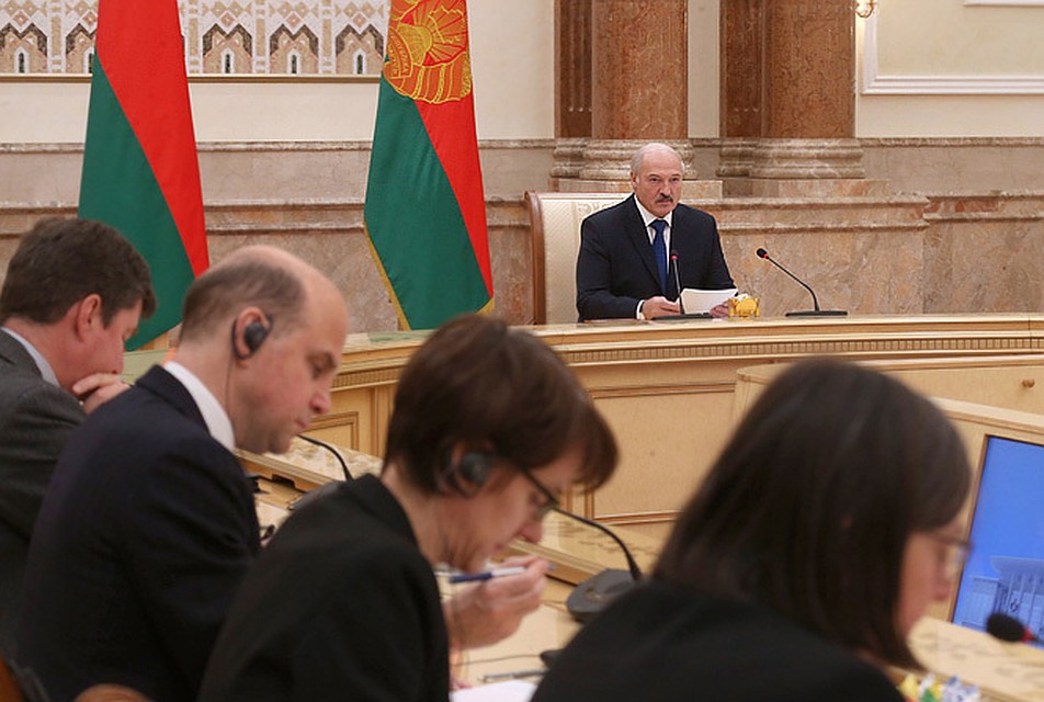 Лукашенко принимает в Беларуси делегацию из Евросоюза. Фото: пресс-служба президента.