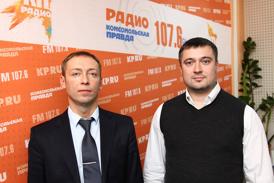 Заместитель управляющего регионального Фонда социального страхования Ильдар Гадршин и главный врач городской поликлиники №5 Михаил Шадрин