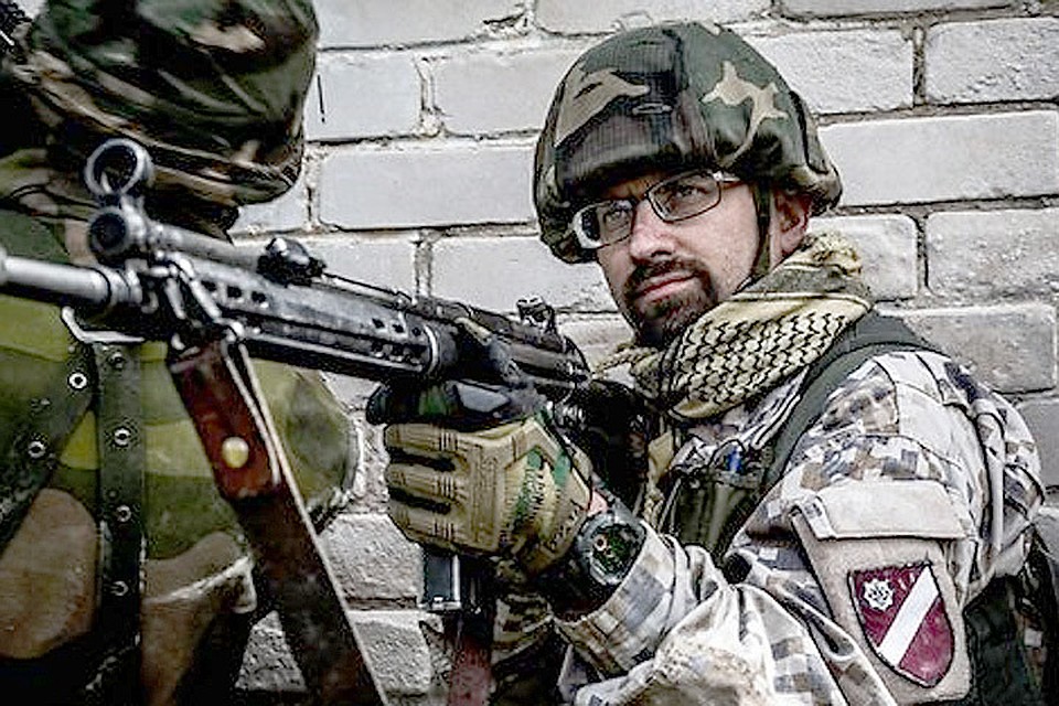 Чиновники Минобороны Латвии намерены защищать себя до последнего патрона. Фото: с сайта belvpo.com