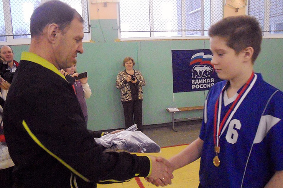 Лучшим нападающим признан Максим Черных из Среднеивкино.