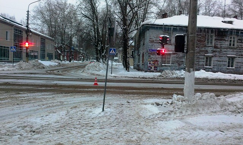 Сыктывкарка переходила дорогу по зебре