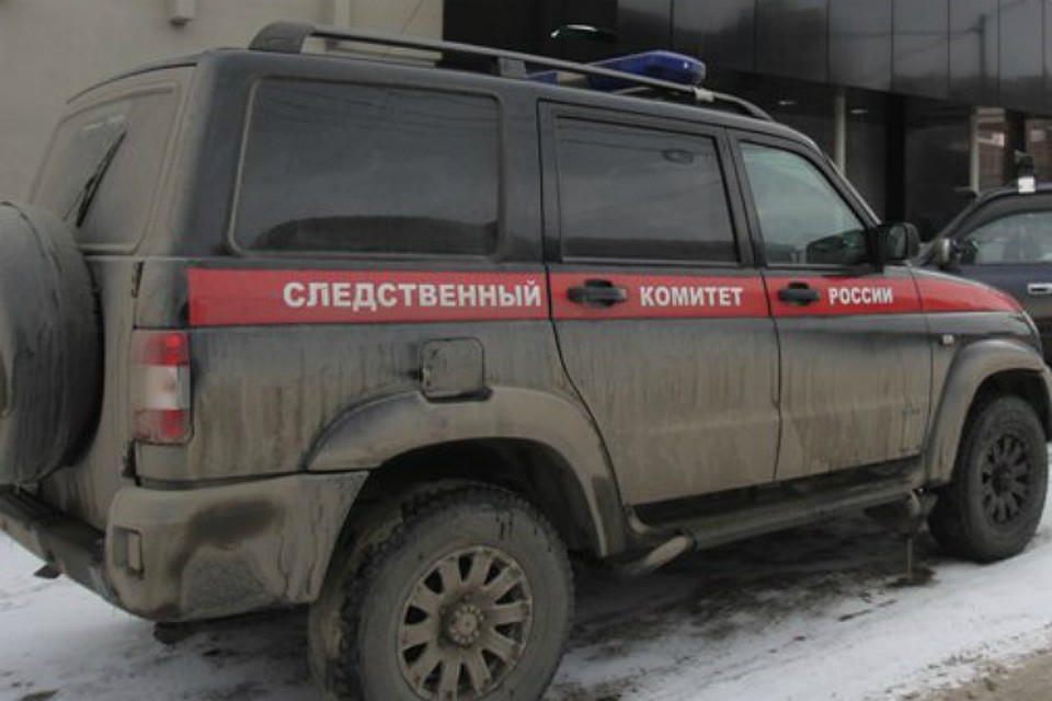На месте происшествия работает следственная бригада.