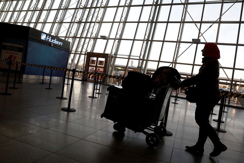 В аэропорту Джона Кеннеди в Нью-Йорке охрана пропустила людей на рейсы без досмотра