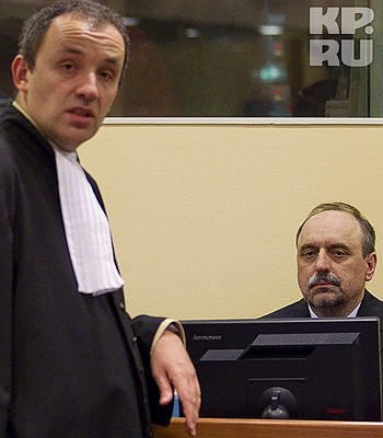 Бывший лидер хорватских сербов Горан Хаджич, обвиняемый Международным трибуналом по бывшей Югославии в военных преступлениях, в ходе первого заседания суда в минувший понедельник воспользовался правом на 30-дневную отсрочку для ответа по предъявленным ему обвинениям