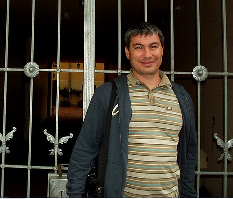 9.04.1973 - 30.12.2013. Виталий окончил факультет Электроники и вычислительной техники ВолгГТУ в 1995 году, работал программистом. Погиб утром 30 декабря в результате теракта в троллейбусе. Если вы можете рассказать о Виталии, пишите на dmitry.goncharuk@phkp.ru