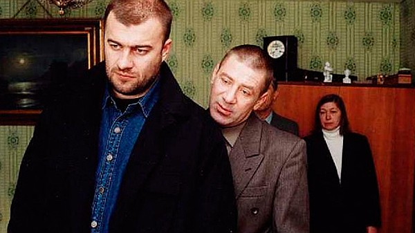 Роль Лехи Николаева открыла актеру путь в большое кино. Актер отыграл пять сезонов и 60 серий. Сериал был настолько успешным, что продюсеры были готовы снять и шестой сезон, но Пореченков начал выдвигать требования: существенно увеличить зарплату и повысить сценарное качество «Агента». Съемки остановились. Конечно, можно было бы поступить «по-сериальному» и в новом сценарии просто прикончить Леху Николаева, но герой в сериале был один...