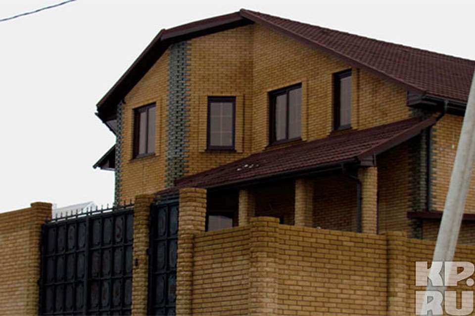 По словам Сергея Борисовича, дом в Белгороде строится и по сей день. Фото: "КП" Архив