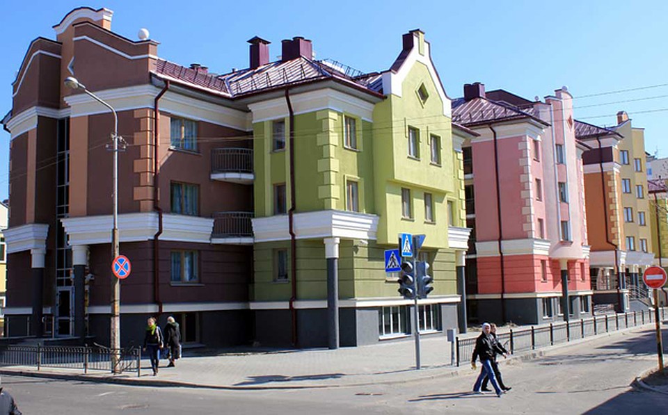 Каждого иногороднего студента селят в новенькое общежитие.