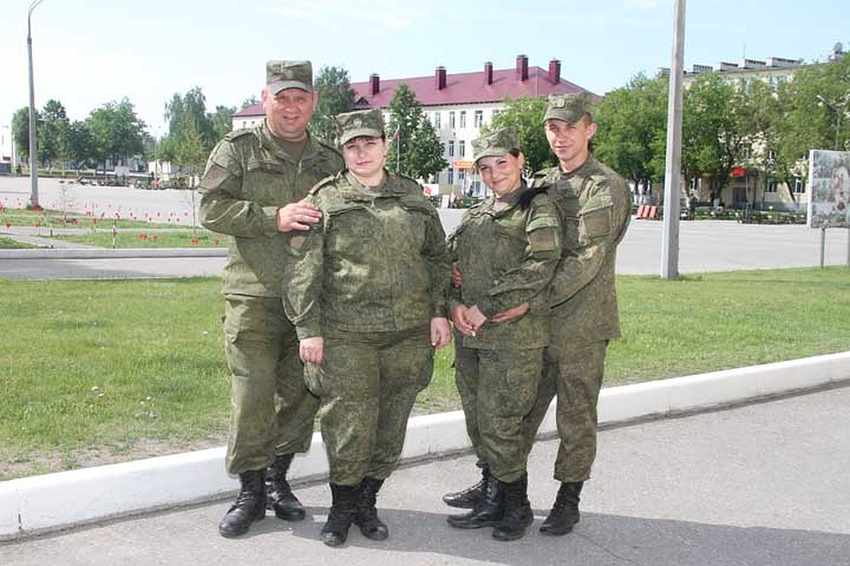 Уникальная семья служит в 6-й отдельной танковой бригаде в поселке Мулино Нижегородской области. Фото: Роман ИГНАТЬЕВ